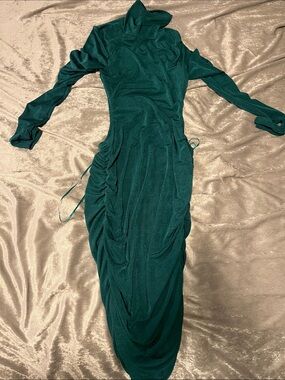 Fashion Nova Dark Emerald Ruched Long Sleeve Dress